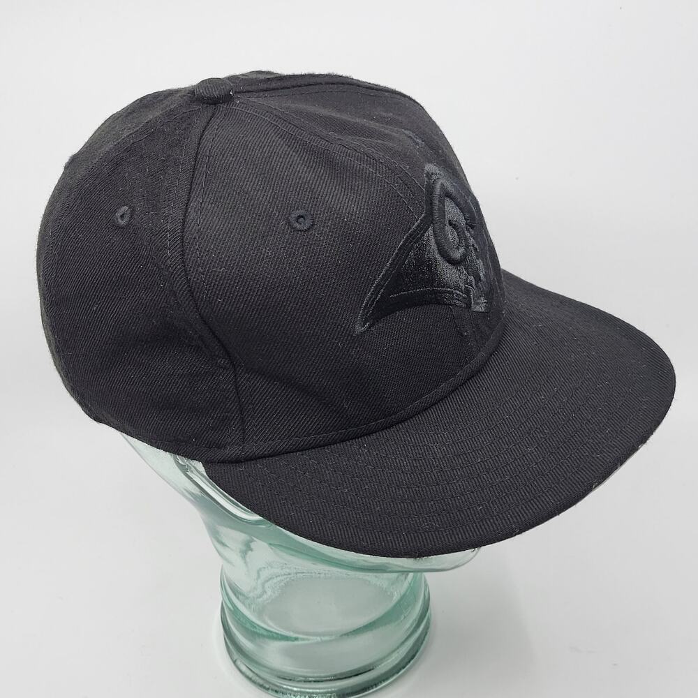 New Era NFL LA Rams 59Fifty Black on Black Fitted Hat Size 7 1/2 59.6cm